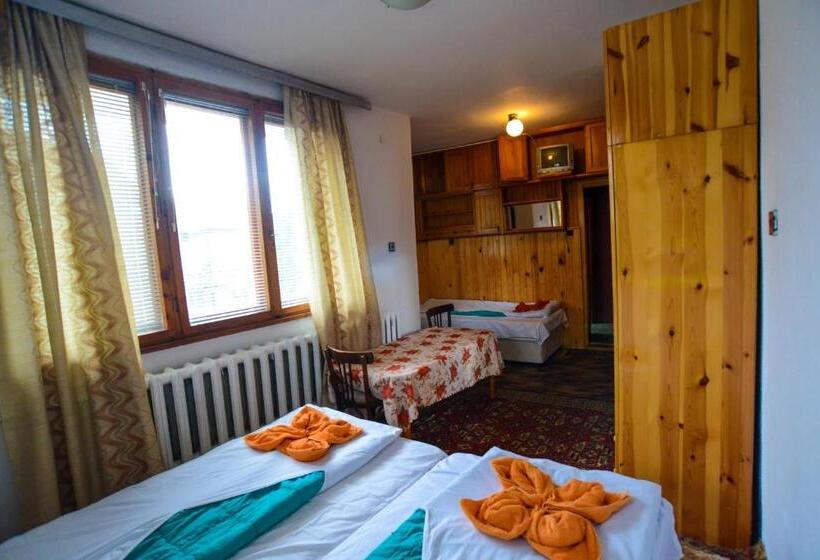 스탠다드 트리플 룸, Topuzovi Guest House
