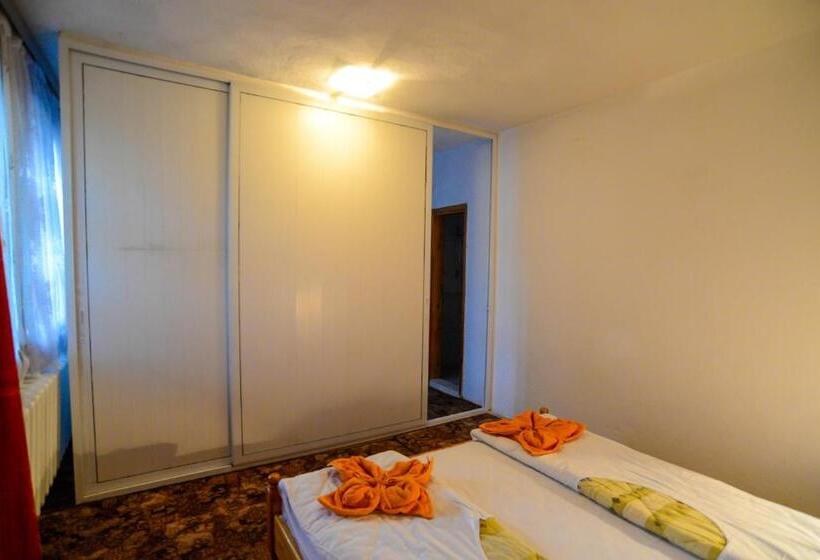 Quarto Familiar, Topuzovi Guest House