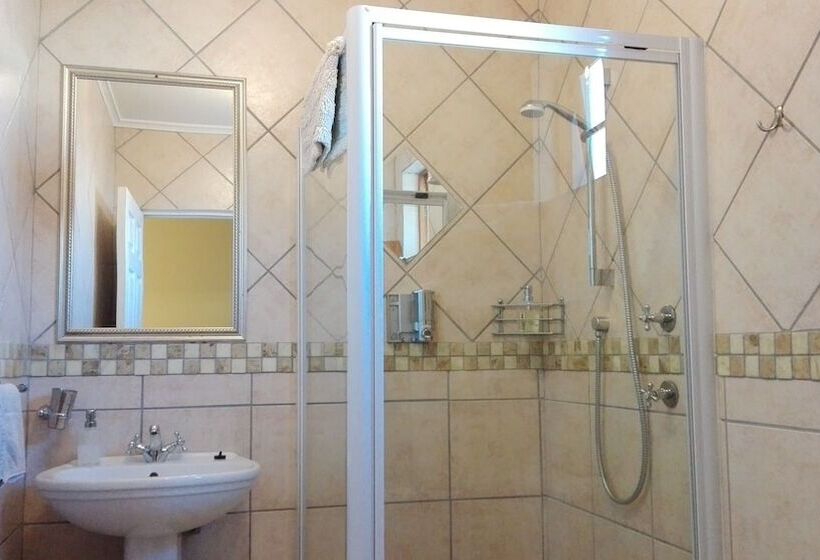 Номер Стандарт Вид на Сад, Saxecoburg Lodge
