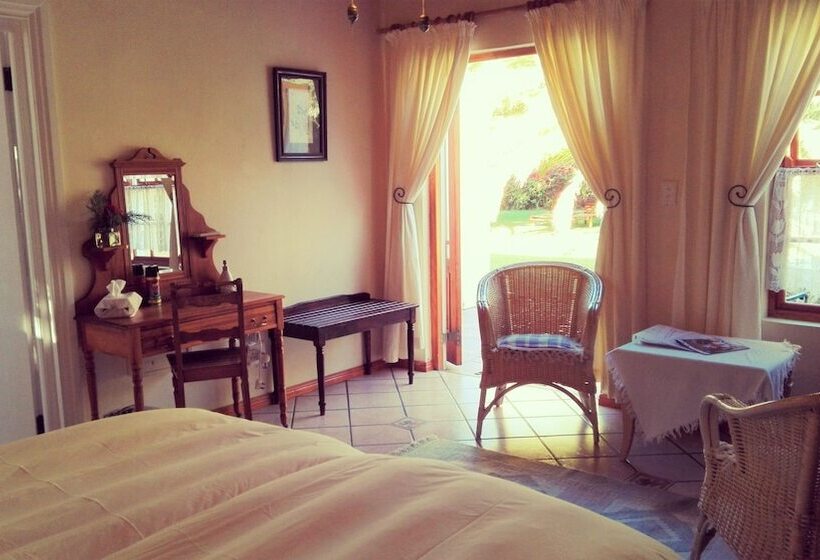Номер Стандарт Вид на Бассейн, Saxecoburg Lodge