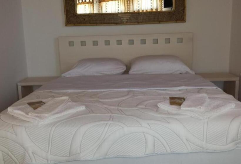 חדר סטנדרט לשלושה, Kula Boutique