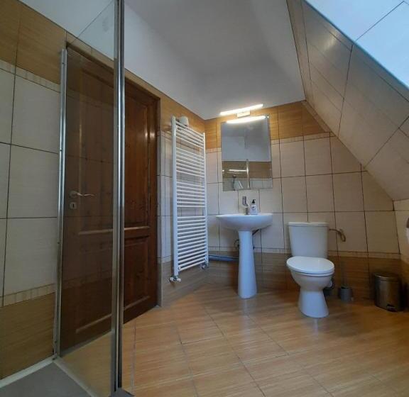 اتاق خانوادگی, Pannonia Rooms And Apartments