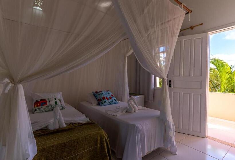اتاق استاندارد سه تخته با چشمانداز استخر, Pousada Recanto Trancoso