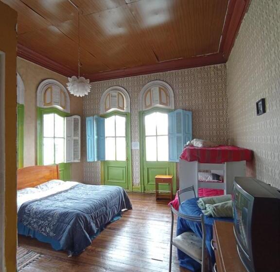 اتاق استاندارد سه نفره, Hostal Del Gato