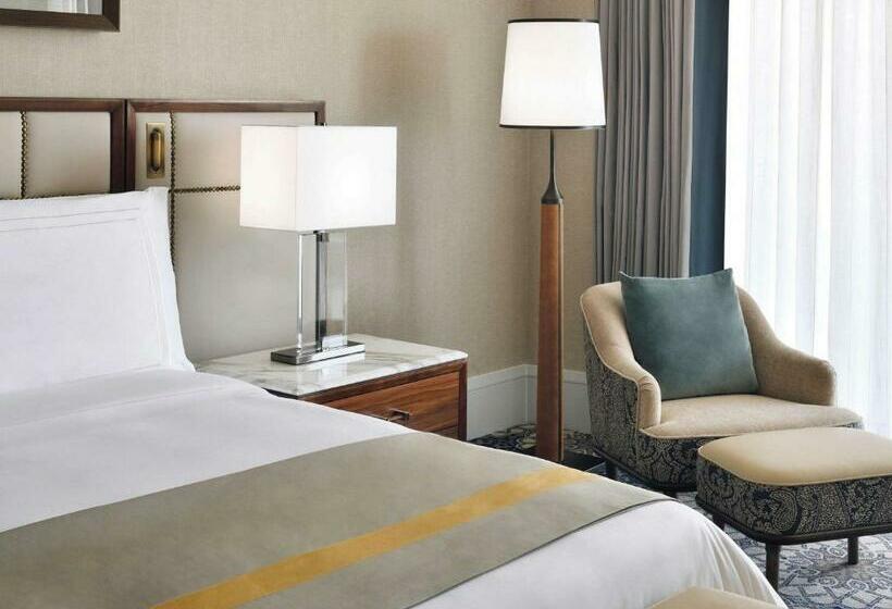 带大床的行政房间, Grand Plaza Mövenpick