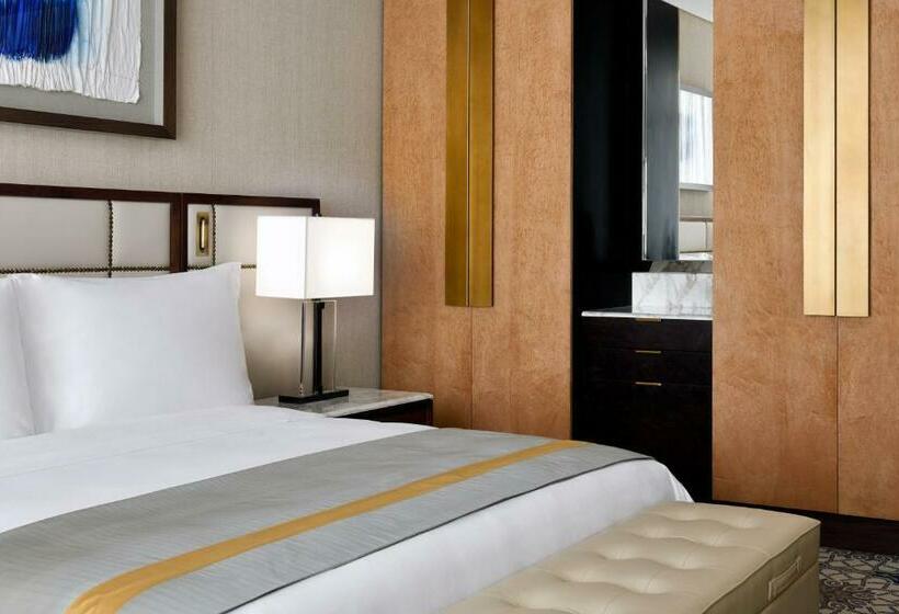 带大床的行政房间, Grand Plaza Mövenpick