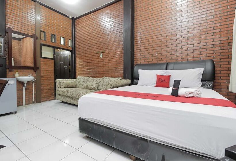 Номер Стандарт, Reddoorz @ Cilandak Timur
