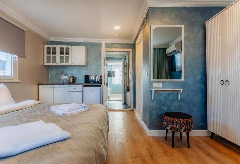 Номер Стандарт Трехместный, Taksim Bi Center Suites