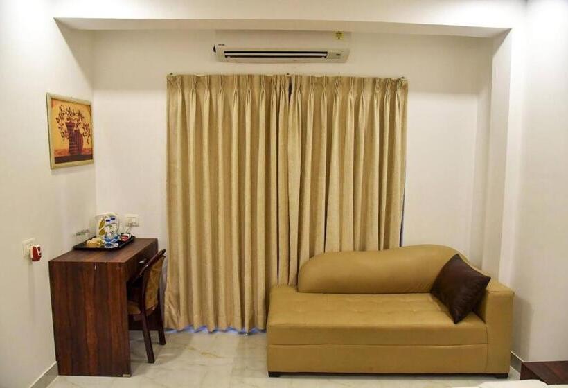 اتاق لوکس, De Falcon Goa Beach Resort