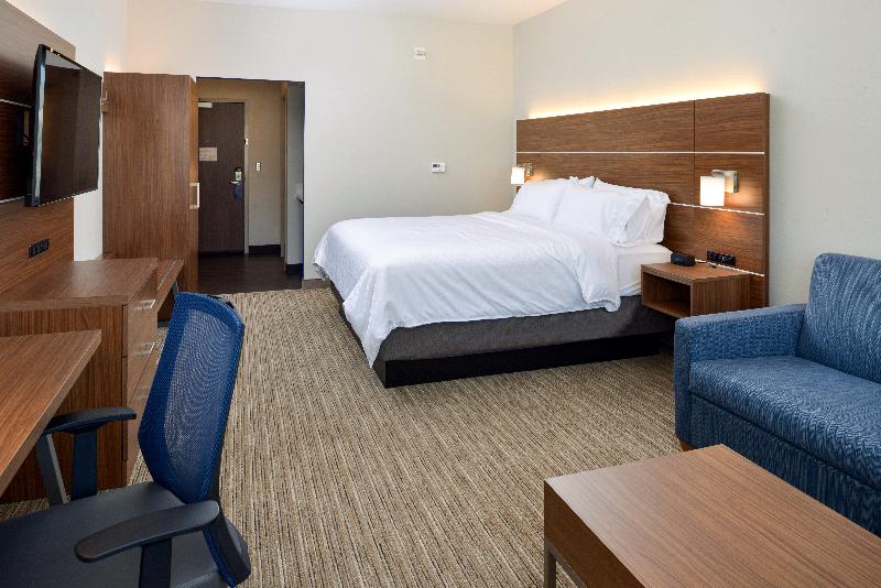 带大床的套房, Holiday Inn Express & Suites   Elko, An Ihg