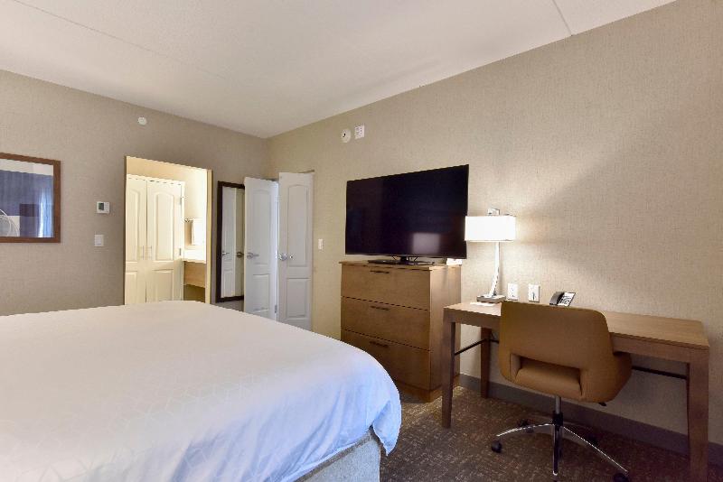 Люкс Кровать Кинг, Staybridge Suites Waterloo  St. Jacobs Area