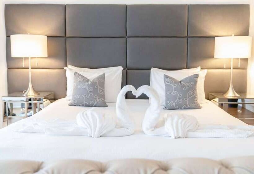 استودیوی استاندارد, Edinburgh Castle Apartments