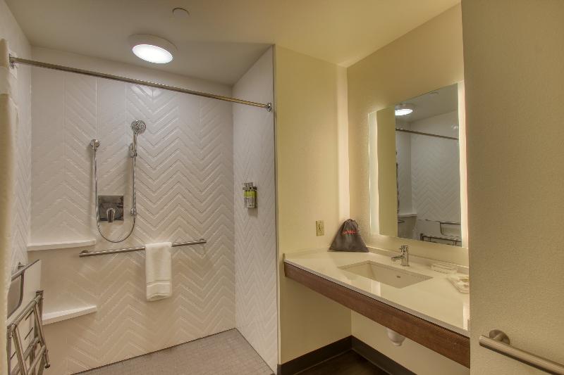 스탠다드 룸 킹사이즈 침대, Holiday Inn   Appleton, An Ihg