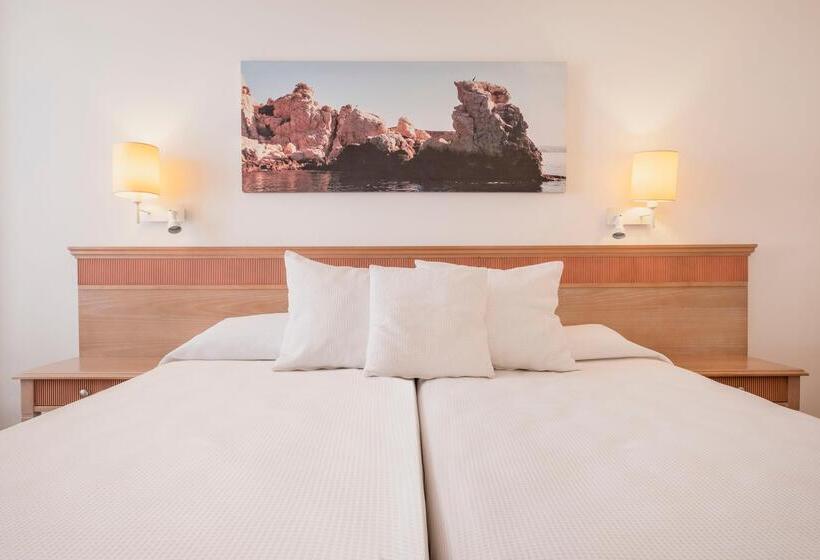 Семейный Номер, Iberostar Waves Club Cala Barca