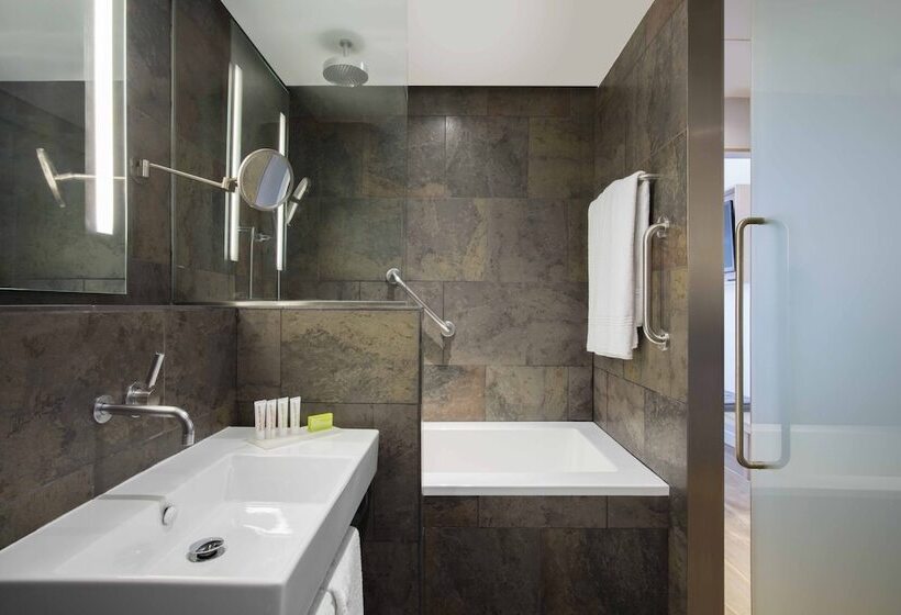 Номер Deluxe, Le Méridien Barcelona
