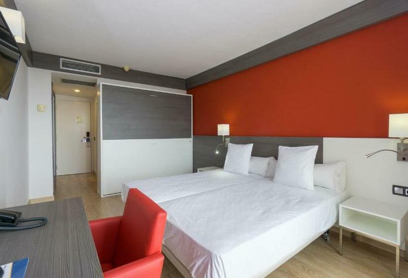 Семейный Номер Вид на Бассейн, Medplaya Hotel Santa Monica