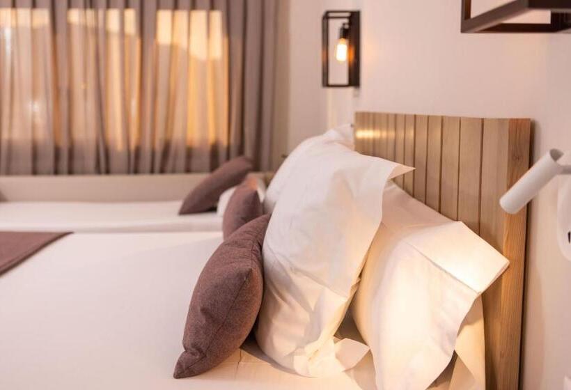 اتاق سوپریور چهار تخته, Rvhotels Broquetas Spa Termal
