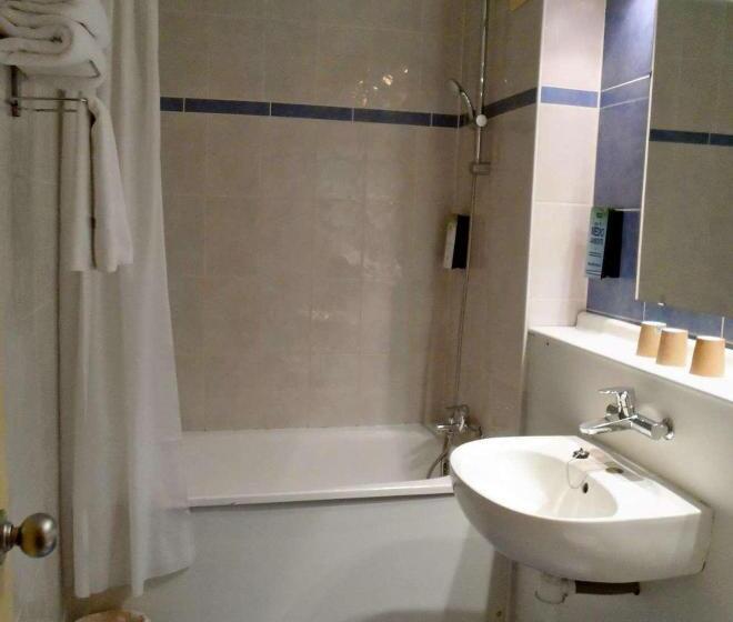 Номер Стандарт, Travelodge Barcelona del Vallès
