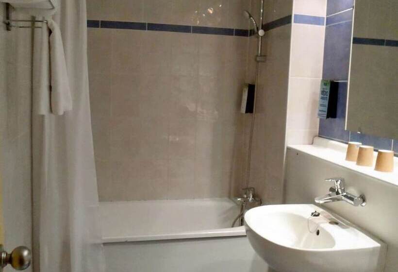 Номер Стандарт, Travelodge Barcelona del Vallès