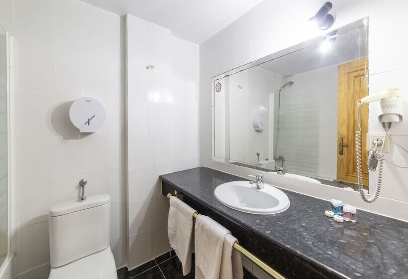 Номер Стандарт Трехместный, El Prado By Vivere Stays