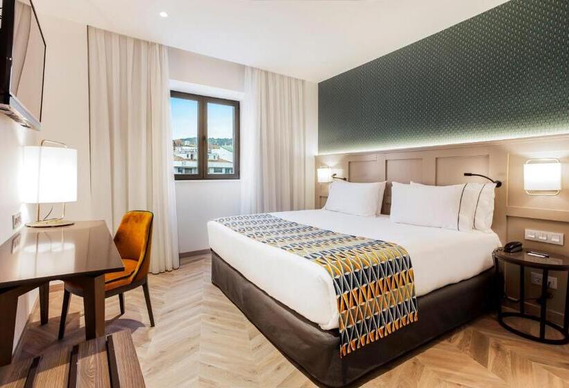 Номер Стандарт, Eurostars Puerta Real