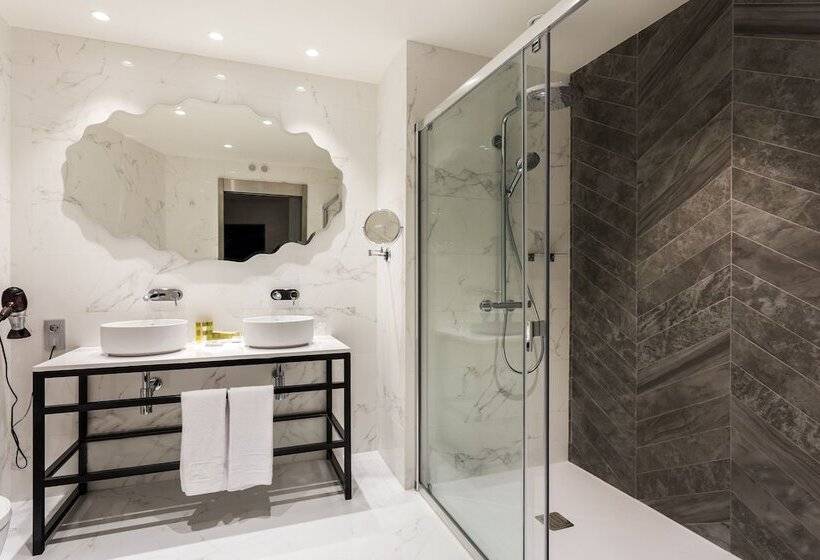 Номер Стандарт, Eurostars Puerta Real