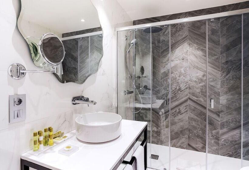 Семейный Номер, Eurostars Puerta Real