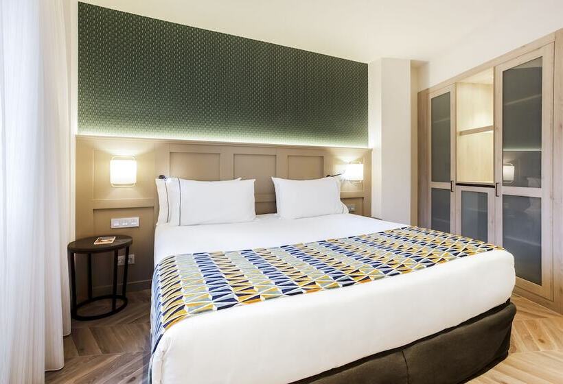 اتاق خانوادگی, Eurostars Puerta Real