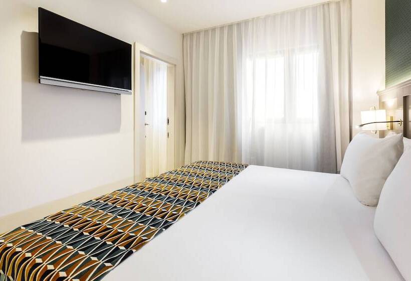 Номер Стандарт, Eurostars Puerta Real