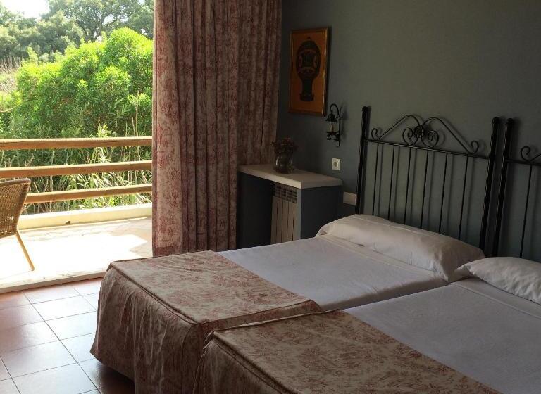 غرفة قياسية مزوَّدة بتراس, Meson De Sancho