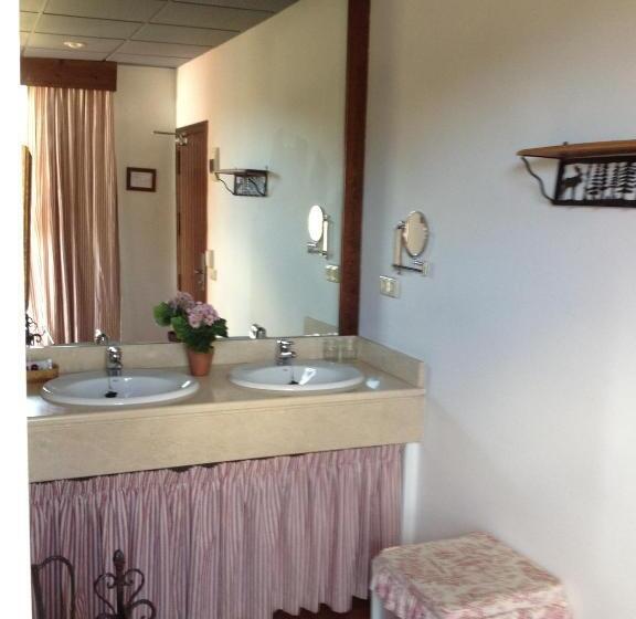 Habitación Triple Estándar, Meson De Sancho