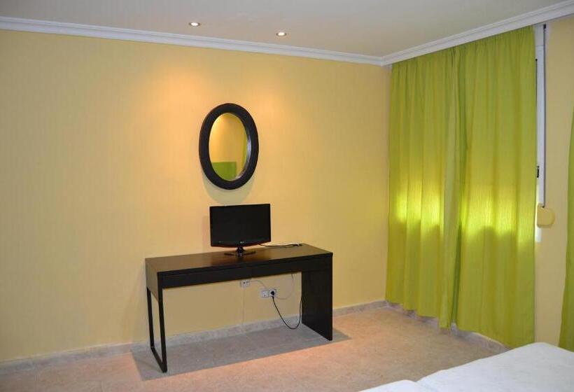 اتاق استاندارد سه نفره, Miramar