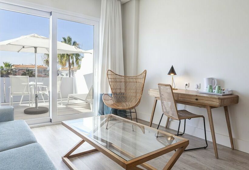 ファミリーステューディオ, Playa De La Luz