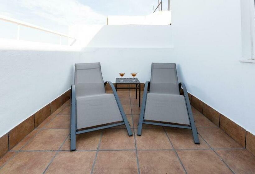 Superior Room with Terrace, Familia Conde