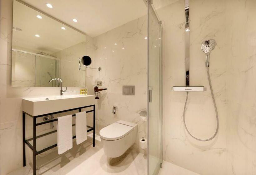 غرفة عائلية, Eurostars Madrid Gran Via
