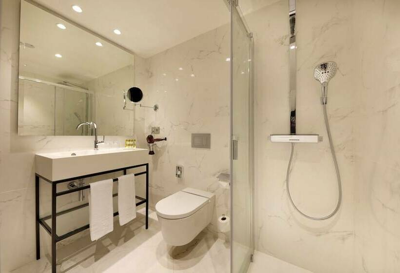 غرفة عائلية, Eurostars Madrid Gran Via