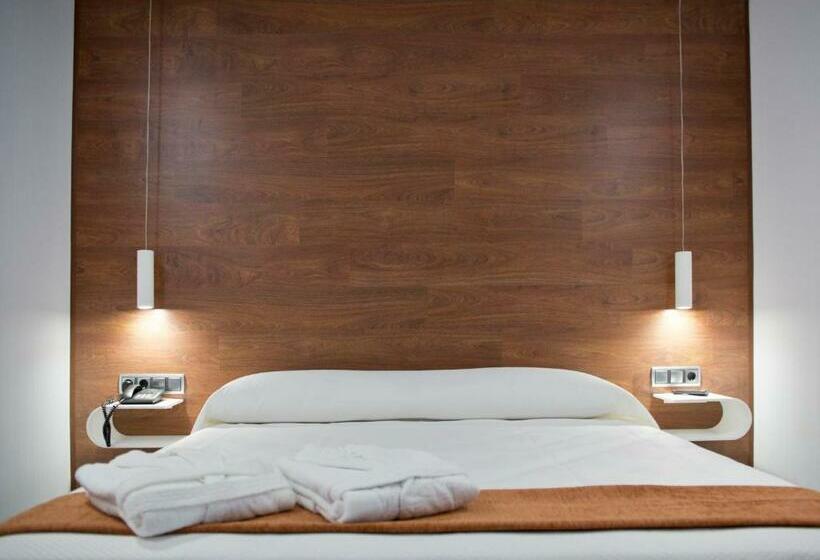 Suite Presidencial, Los Delfines