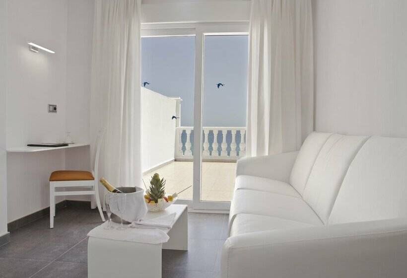 Habitación Estándar Vista Mar con Balcón, Los Delfines