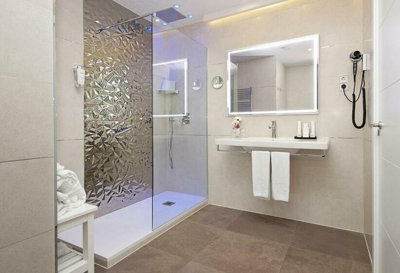 اتاق سوپریور با چشم‌انداز, Hotel Mayorazgo