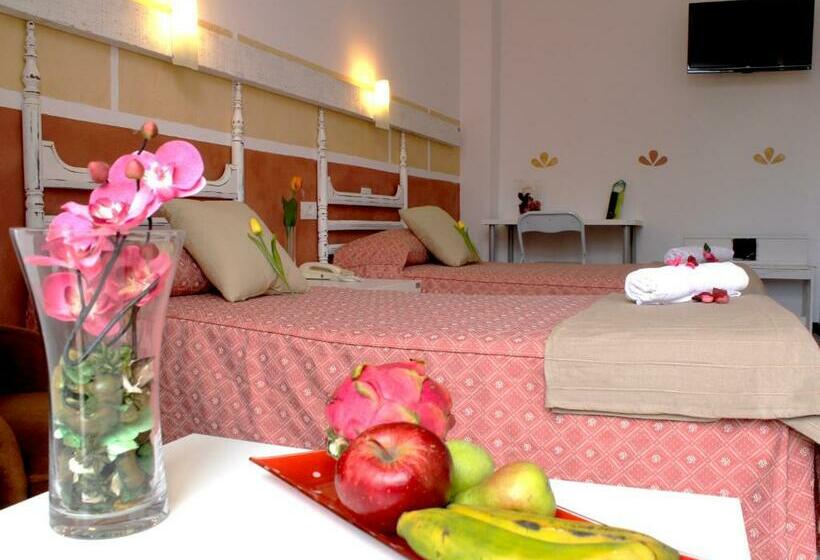 Номер Стандарт Трехместный, 4dreams Hotel Chimisay
