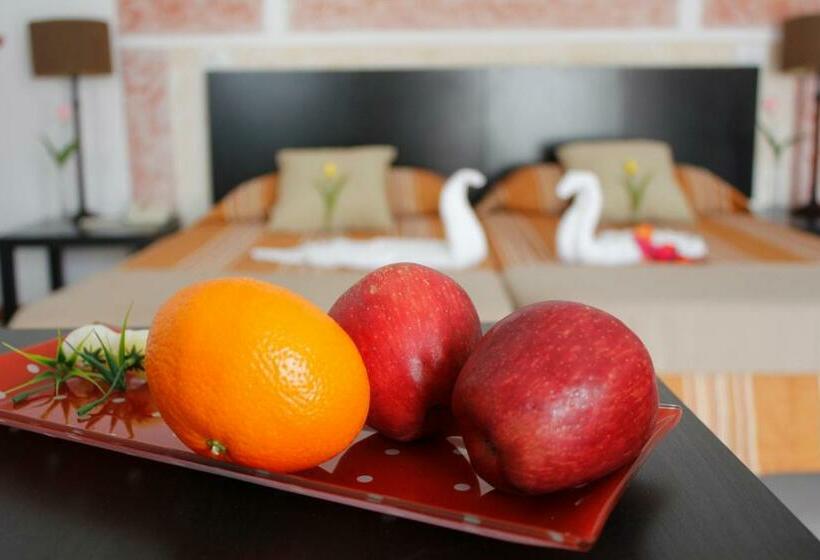 Четырехместный Номер Стандарт, 4dreams Hotel Chimisay