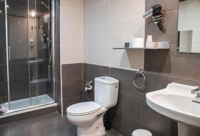 غرفة قياسية إطلالة جانبية علي البحر, Adia Hotel Cunit Playa