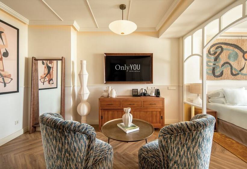 سوییت جونیور اجرایی, Only You Hotel Sevilla