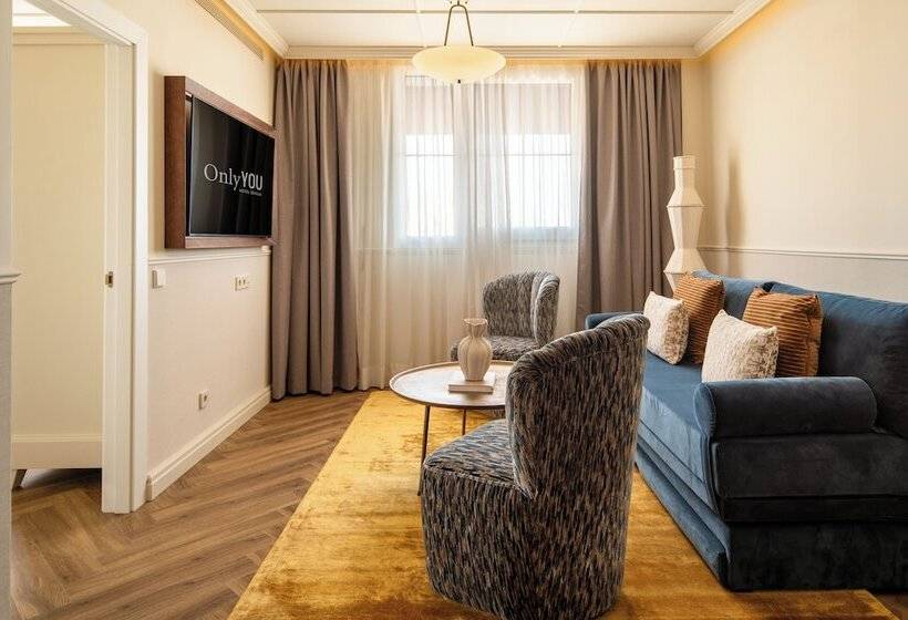 سوئیت جونیور پریمیوم, Only You Hotel Sevilla