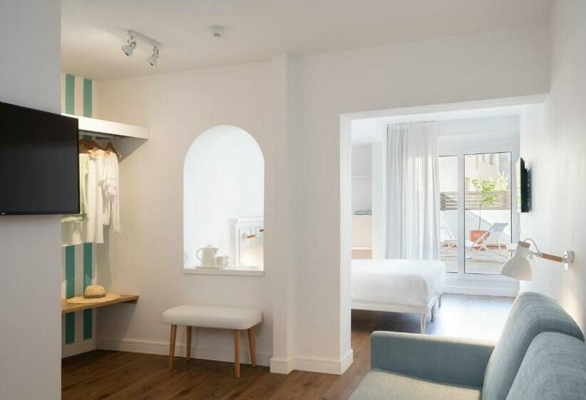 Номер Superior с Террасой, The 15th Boutique Hotel By Bondia Group