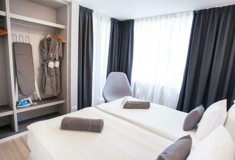 جناح مطلّ علي حمام السباحة, Coral Suites & Spa - Adults Only
