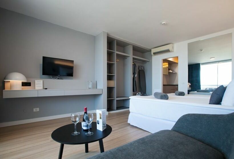 Полулюкс Вид на Бассейн, Coral Suites & Spa - Adults Only
