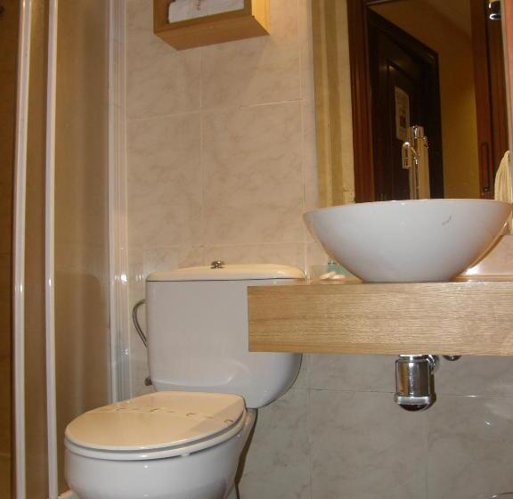 اتاق استاندارد یک نفره, Hostal Goya Suites