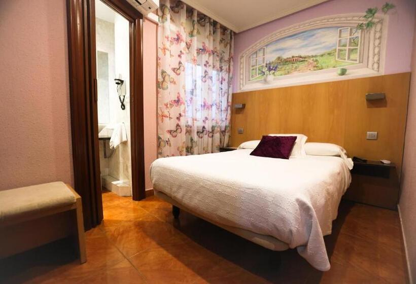اتاق استاندارد یک نفره, Hostal Goya Suites