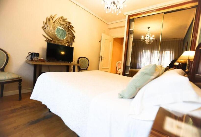 اتاق سوپریور, Hostal Goya Suites